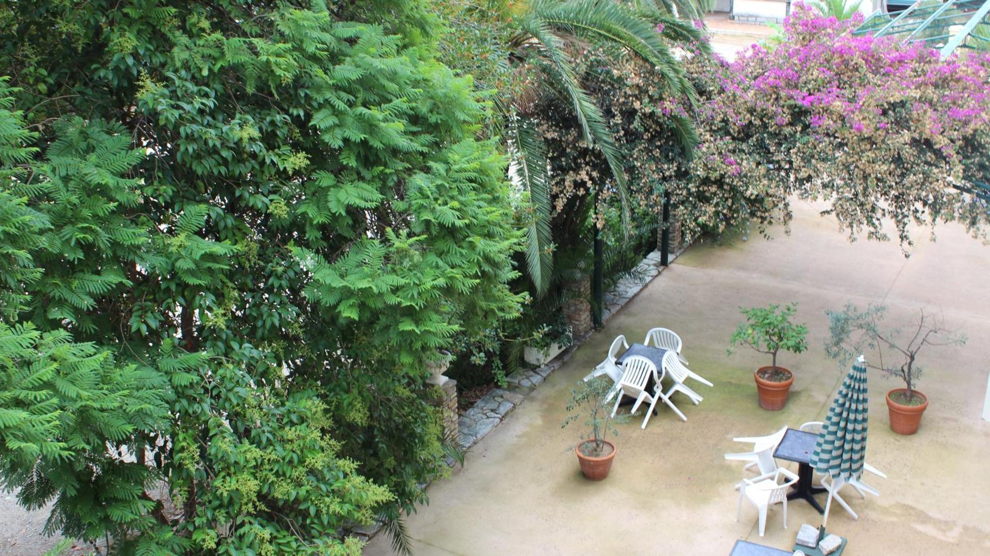 Castellu Hotel ลูเชียนา ภายนอก รูปภาพ