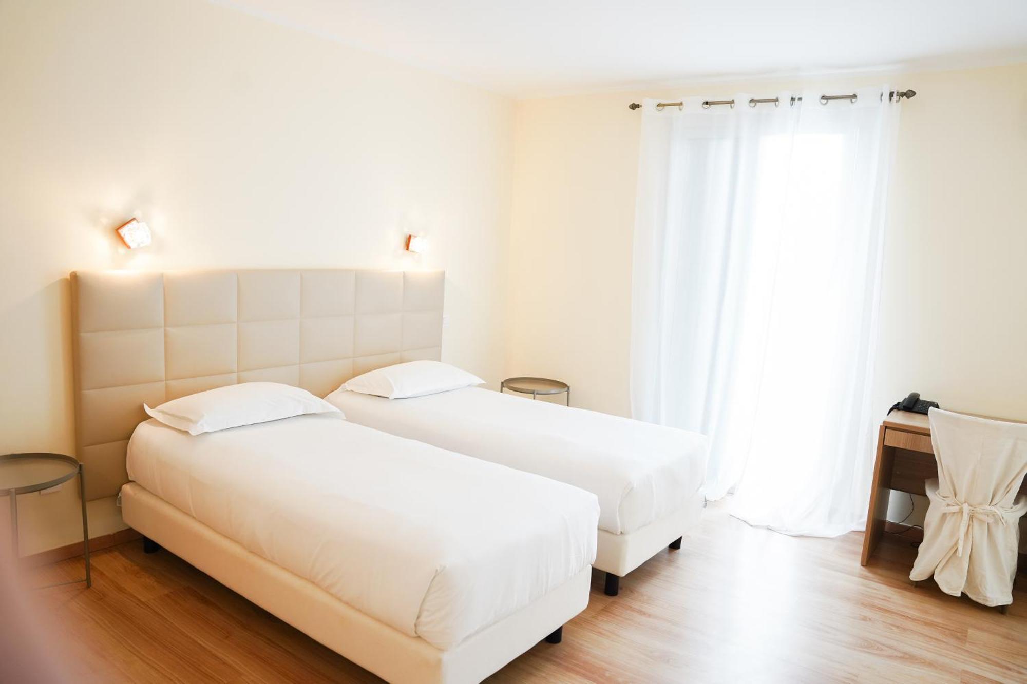 Castellu Hotel ลูเชียนา ภายนอก รูปภาพ