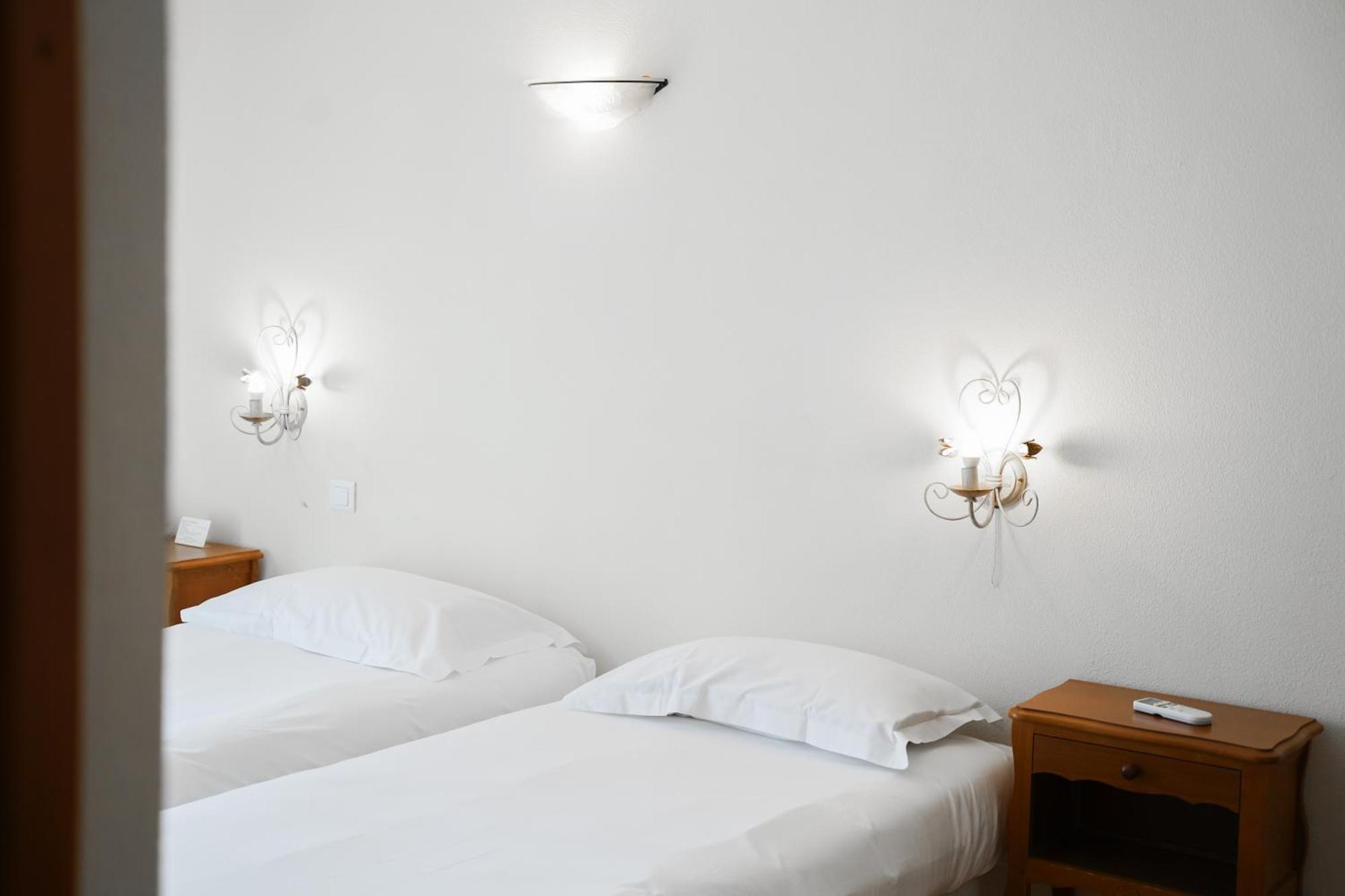 Castellu Hotel ลูเชียนา ภายนอก รูปภาพ