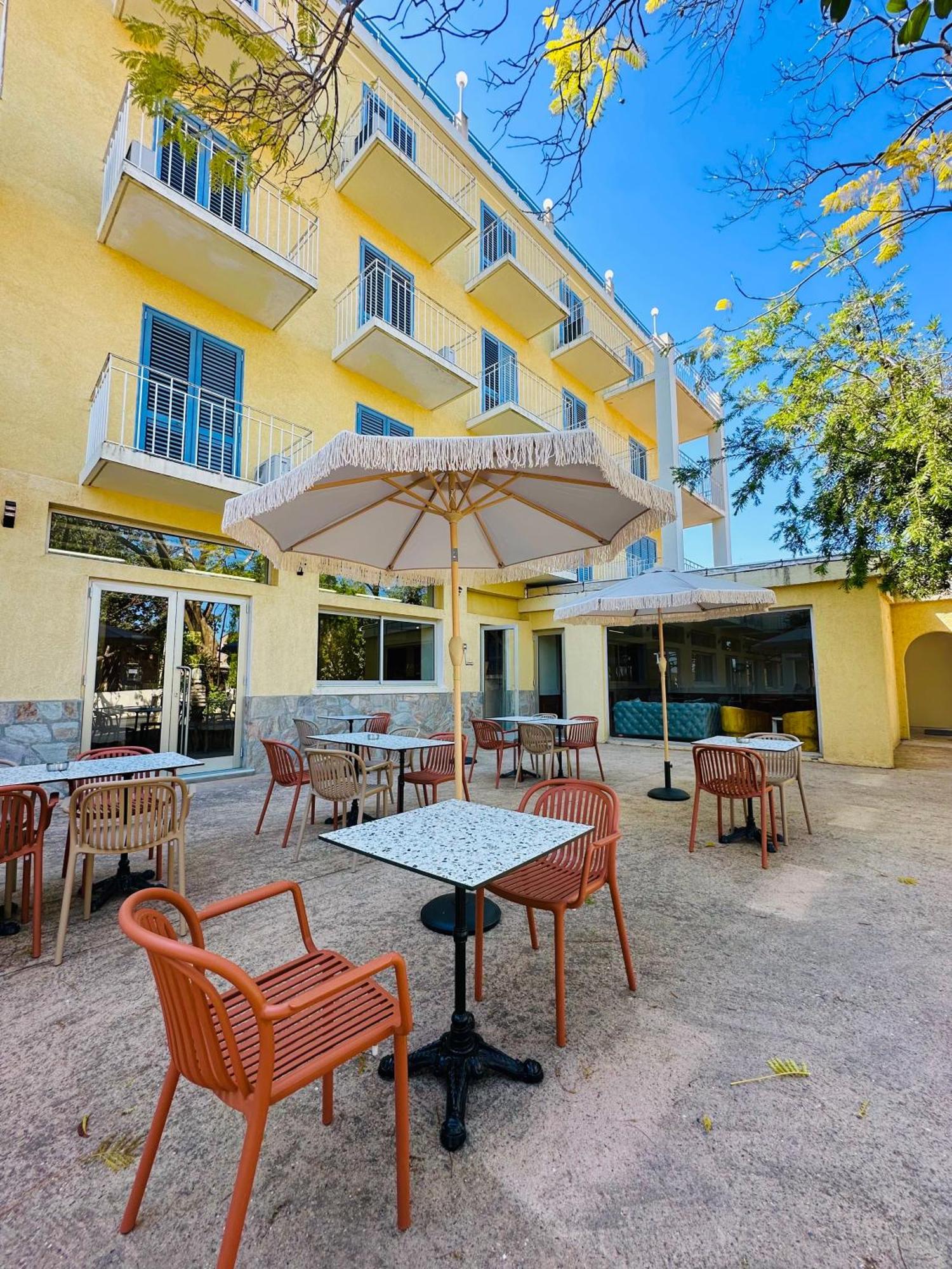 Castellu Hotel ลูเชียนา ภายนอก รูปภาพ